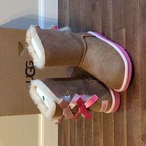 🆕 Ugg Bailey bow boots